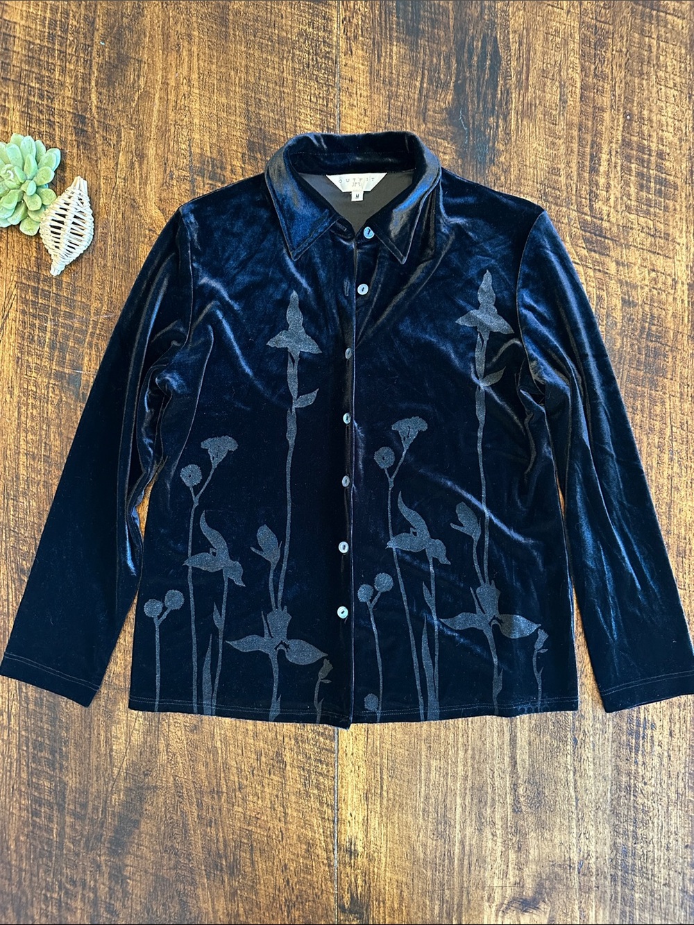 Outfit JPR | Vintage Black Velvet Floral Burnout Button Down Shirt, Size M
